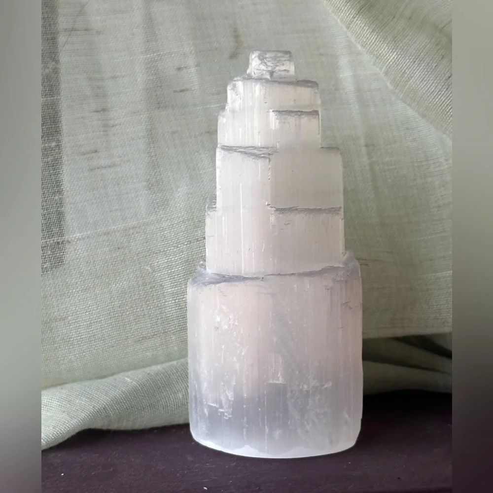 Selenite Tower - Picture 4 of 4